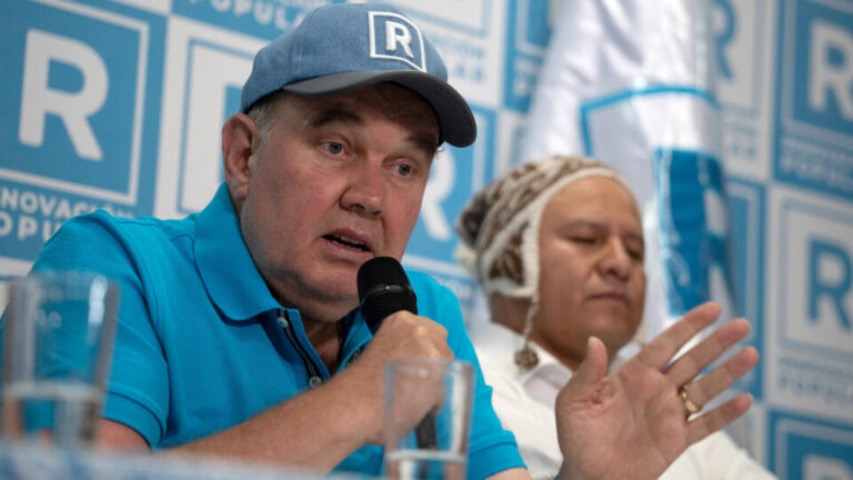 Conservador ultrapassado por esquerdista na apuração no Peru pede que eleição seja anulada conservador-ultrapassado-por-esquerdista-na-apuracao-no-peru-pede-que-eleicao-seja-anulada