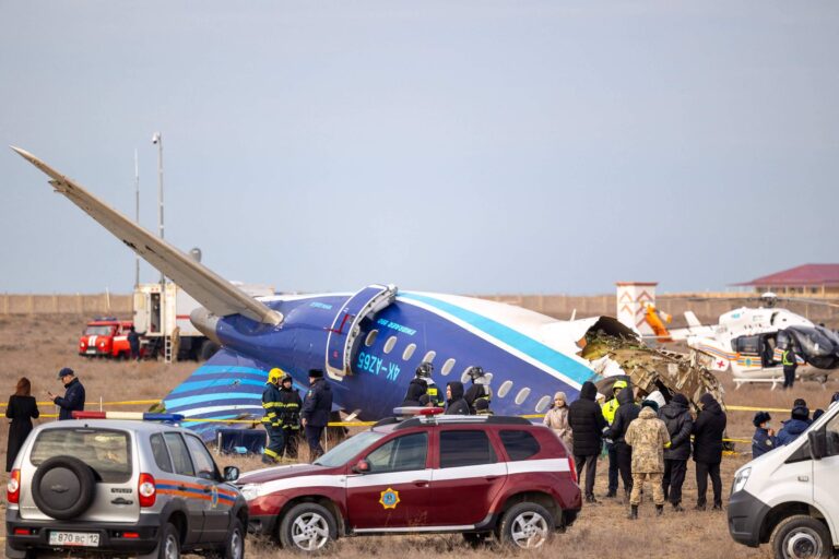 Rússia e Azerbaijão firmam acordo de compensação por derrubada de avião da Embraer em 2024 russia-e-azerbaijao-firmam-acordo-de-compensacao-por-derrubada-de-aviao-da-embraer-em-2024
