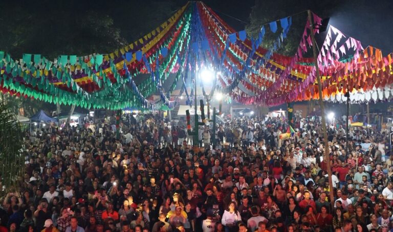 Prefeitura de Valença reabre prazo para credenciamento de artistas e bandas locais prefeitura-de-valenca-reabre-prazo-para-credenciamento-de-artistas-e-bandas-locais