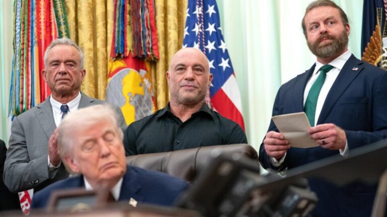 Trump assina ordem para acelerar acesso experimental a tratamentos com drogas psicodélicas trump-assina-ordem-para-acelerar-acesso-experimental-a-tratamentos-com-drogas-psicodelicas