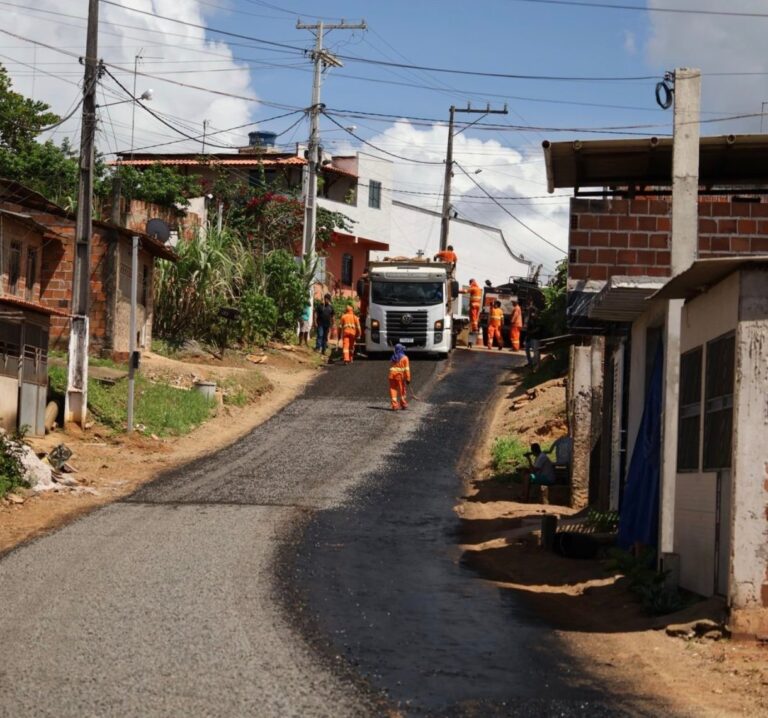 jaqueira-sai-da-lama-e-entra-no-mapa:-medrado-leva-asfalto-e-muda-a-realidade-do-bairro