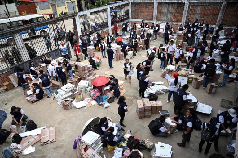 chefe-da-comissao-eleitoral-do-peru-renuncia-enquanto-a-contagem-de-votos-se-arrasta