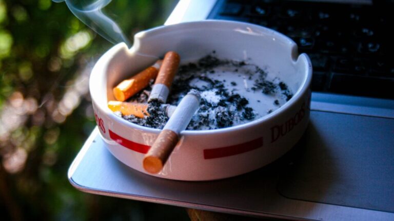 Reino Unido aprova lei que veta venda de cigarro para pessoas nascidas após 2008 reino-unido-aprova-lei-que-veta-venda-de-cigarro-para-pessoas-nascidas-apos-2008