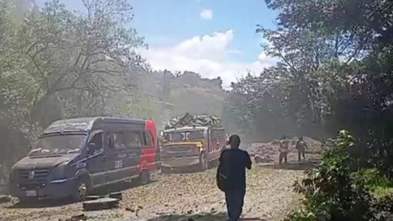 colombia:-atentado-deixa-14-mortos-e-dezenas-de-feridos;-petro-classifica-como-terrorismo