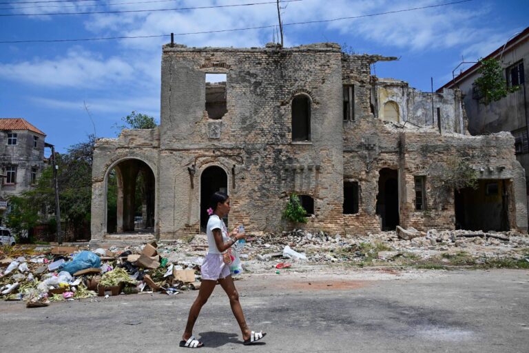 trump-esta-apertando-parafusos-de-cuba-como-nunca-antes,-diz-pesquisador