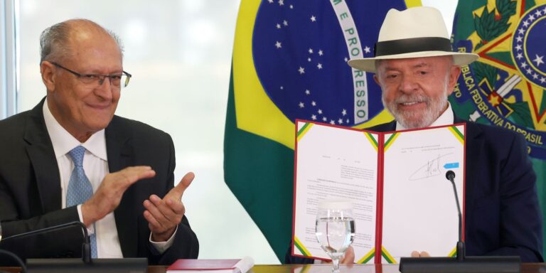 Lula assina decreto que promulga acordo UE-Mercosul lula-assina-decreto-que-promulga-acordo-ue-mercosul
