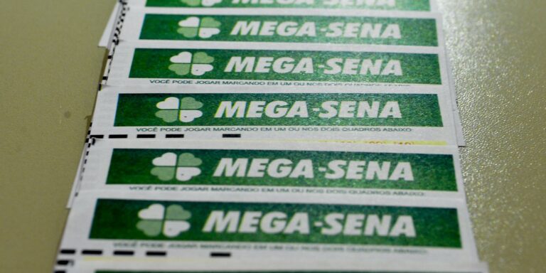 Mega-Sena acumula novamente e prêmio principal vai para R$ 130 milhões mega-sena-acumula-novamente-e-premio-principal-vai-para-r$-130-milhoes