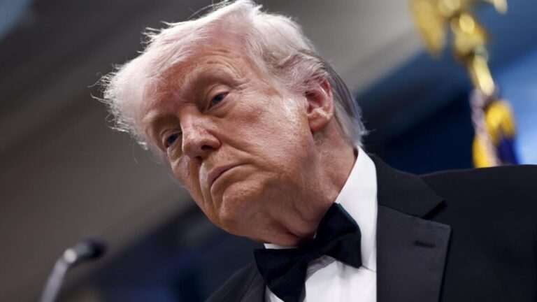 Petróleo atinge maior patamar desde 2022 enquanto Trump avalia prolongar bloqueio ao Irã petroleo-atinge-maior-patamar-desde-2022-enquanto-trump-avalia-prolongar-bloqueio-ao-ira