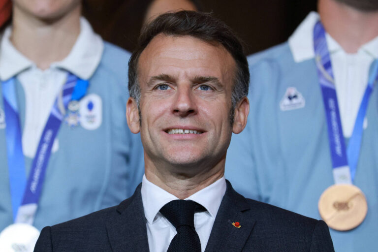 Macron diz que ‘seria chique’ se EUA falassem francês após piada do rei Charles 3º macron-diz-que-‘seria-chique’-se-eua-falassem-frances-apos-piada-do-rei-charles-3o