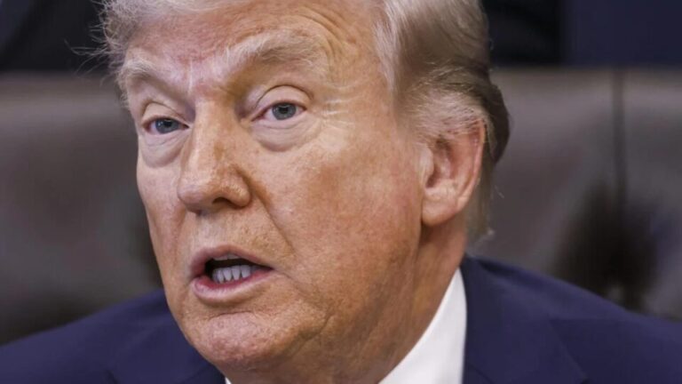 trump-eleva-tarifa-para-25%-sobre-veiculos-da-uniao-europeia