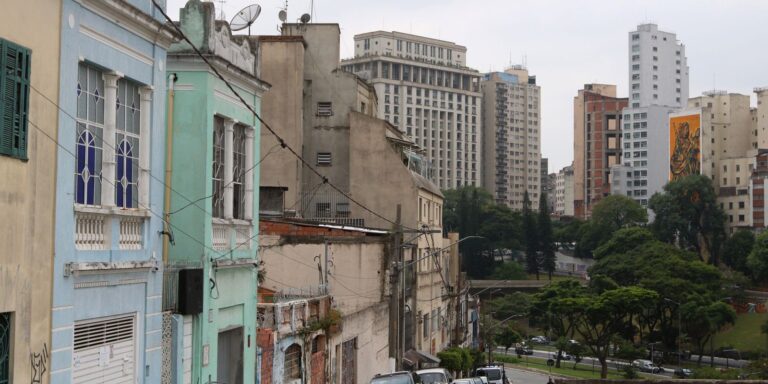 Bem-viver norteia Feira do Livro da Rocha, no bairro do Bixiga em SP bem-viver-norteia-feira-do-livro-da-rocha,-no-bairro-do-bixiga-em-sp