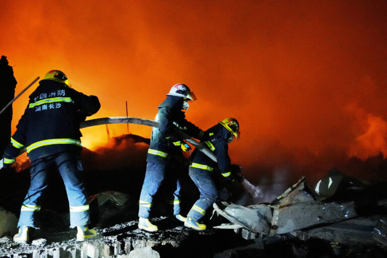 explosao-em-fabrica-de-fogos-mata-21-pessoas-na-china-e-fere-outras-61