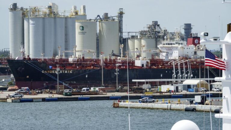 com-ormuz-sob-bloqueio,-eua-batem-recorde-de-exportacao-de-petroleo