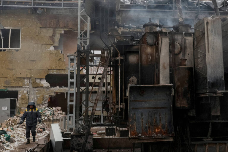 russia-e-ucrania-trocam-acusacoes-de-ataques-e-colocam-cessar-fogo-em-risco