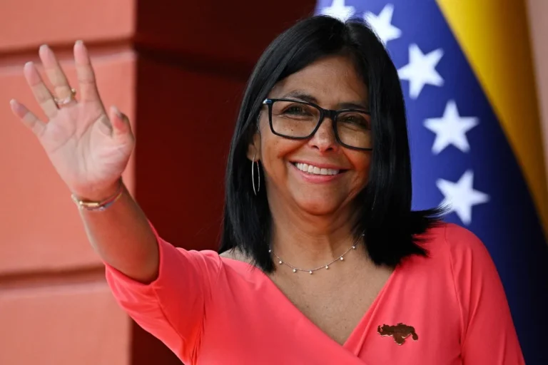 Delcy Rodríguez chega em Haia para defender direitos históricos sobre Essequibo delcy-rodriguez-chega-em-haia-para-defender-direitos-historicos-sobre-essequibo