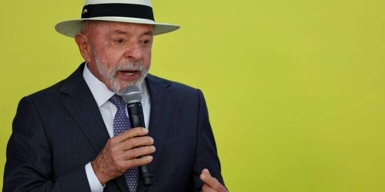 presidente-lula-homenageia-maes-e-lembra-da-perseveranca-de-d.-lindu