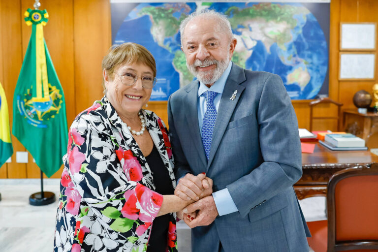 Governo Lula estuda meios para financiar campanha de Bachelet na ONU governo-lula-estuda-meios-para-financiar-campanha-de-bachelet-na-onu