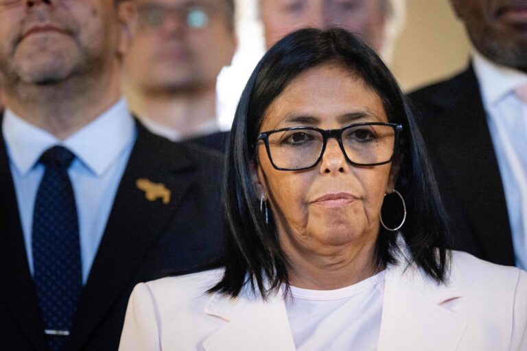 Líder interina rejeita ideia de Trump de tornar Venezuela o 51º estado americano lider-interina-rejeita-ideia-de-trump-de-tornar-venezuela-o-51o-estado-americano