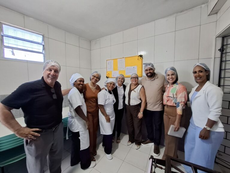 modelo-de-gestao-da-alimentacao-escolar-de-valenca-vira-referencia-para-o-municipio-de-serrinha