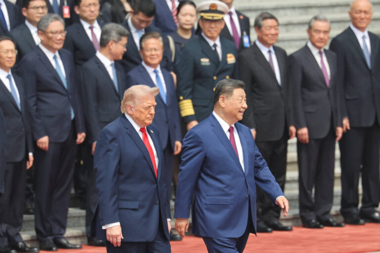 trump-chama-xi-jinping-de-‘grande-lider’-em-inicio-de-cupula-historica-na-china