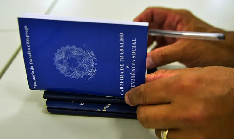 Emprego formal cresce 5% em 2025 e estoque de vagas chega a 59,9 milhões emprego-formal-cresce-5%-em-2025-e-estoque-de-vagas-chega-a-59,9-milhoes