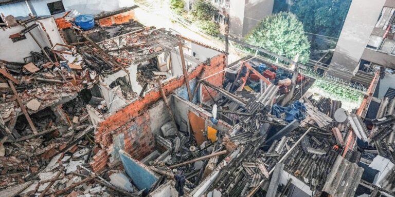 Casas começam a ser demolidas após explosão em São Paulo casas-comecam-a-ser-demolidas-apos-explosao-em-sao-paulo