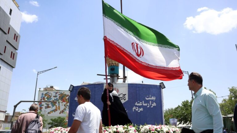 Iranianos dizem que EUA pediram todo o urânio do país iranianos-dizem-que-eua-pediram-todo-o-uranio-do-pais