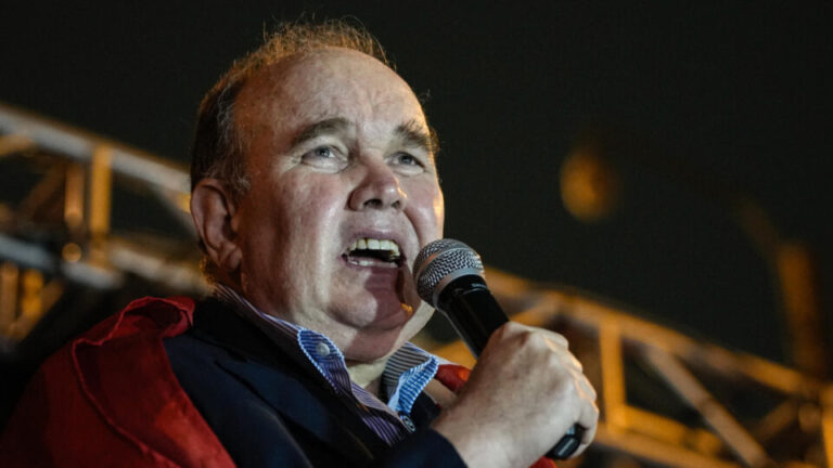 quem-e-o-trump-do-peru,-que-alega-fraude-e-tenta-anular-eleicao-presidencial