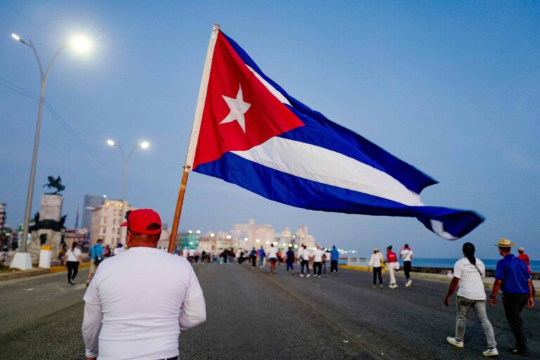 cuba-divulga-guia-de-como-agir-em-caso-de-ataque-dos-estados-unidos