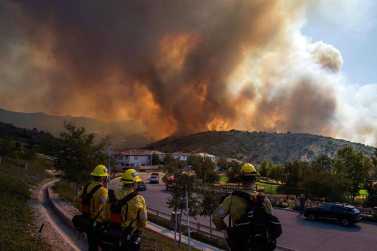 incendio-obriga-retirada-de-29-mil-pessoas-nos-arredores-de-los-angeles