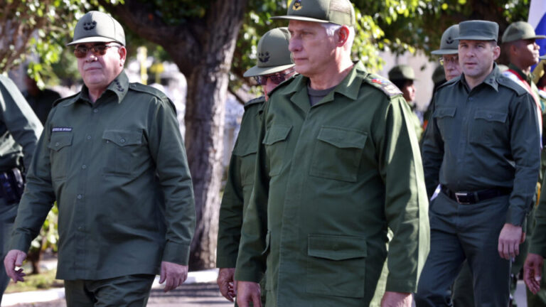 Ditadura de Cuba autoriza congelamento de contas e bens da população sem aviso prévio ditadura-de-cuba-autoriza-congelamento-de-contas-e-bens-da-populacao-sem-aviso-previo