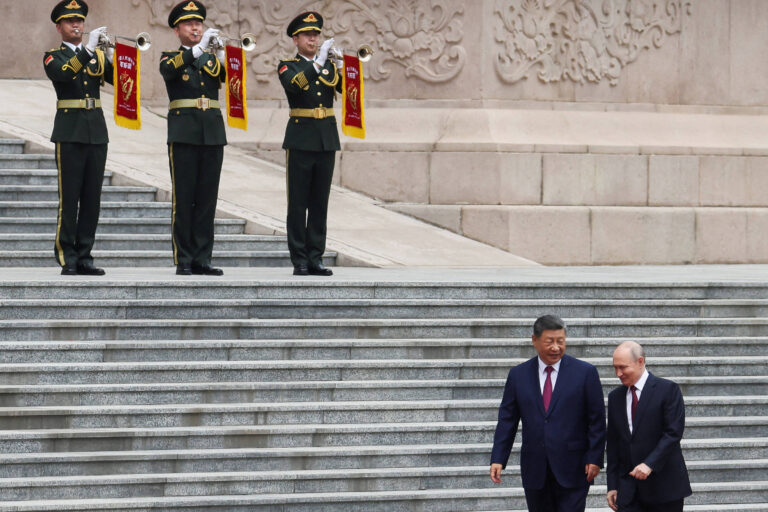 xi-tenta-projetar-china-como-pivo-da-diplomacia-global-em-encontro-com-putin