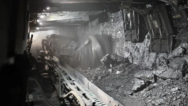 Oito Mortos E Dezenas De Trabalhadores Presos Em Mina De Carvão Na China oito-mortos-e-dezenas-de-trabalhadores-presos-em-mina-de-carvao-na-china