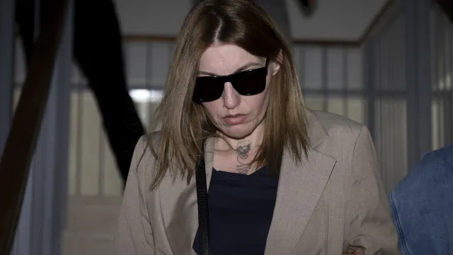 Francesa é Forçada A Se Prostituir Com Quase 500 Homens E Ex Pega 25 Anos francesa-e-forcada-a-se-prostituir-com-quase-500-homens-e-ex-pega-25-anos