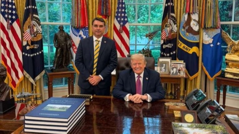 flavio-bolsonaro-se-encontra-com-donald-trump-na-casa-branca