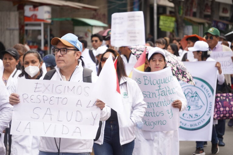 Médicos bolivianos dizem que saúde no país vai colapsar por desabastecimento medicos-bolivianos-dizem-que-saude-no-pais-vai-colapsar-por-desabastecimento