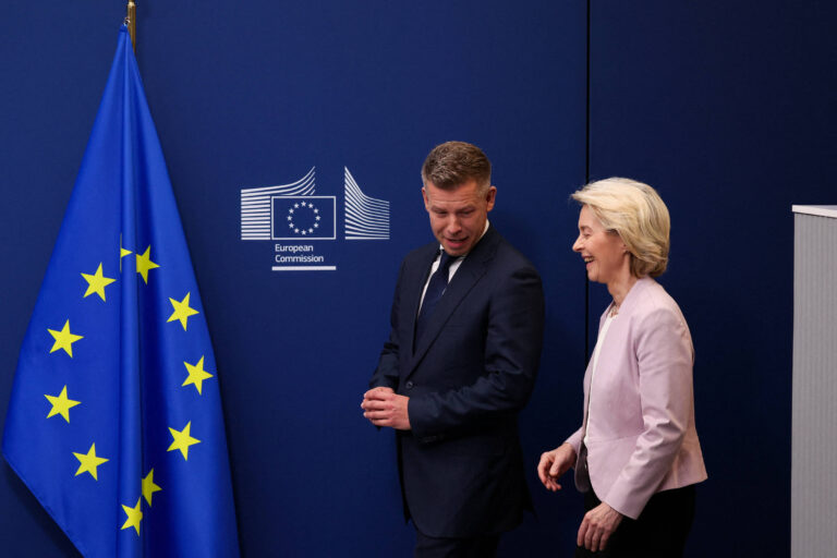 Comissão Europeia libera 16 bilhões de euros de fundos congelados para Hungria comissao-europeia-libera-16-bilhoes-de-euros-de-fundos-congelados-para-hungria