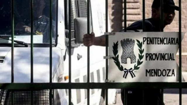 Homem é Acusado De Deixar O Pai De 72 Anos Morrer De Fome Na Argentina homem-e-acusado-de-deixar-o-pai-de-72-anos-morrer-de-fome-na-argentina