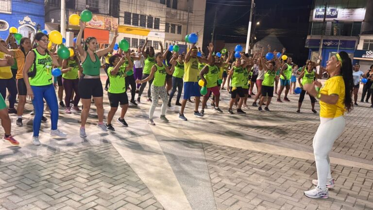 danca,-alegria-e-saude-tomam-conta-da-praca-da-republica-no-clima-da-copa