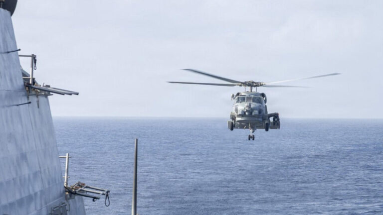 EUA atacam navio mercante; Irã reivindica controle total do estreito de Ormuz eua-atacam-navio-mercante;-ira-reivindica-controle-total-do-estreito-de-ormuz