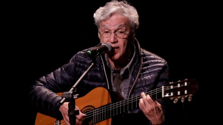 Em entrevista a jornal espanhol, Caetano Veloso diz que Brasil não pode ser salvo em-entrevista-a-jornal-espanhol,-caetano-veloso-diz-que-brasil-nao-pode-ser-salvo