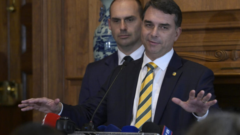 flavio-bolsonaro-envia-carta-a-marco-rubio-para-tentar-barrar-tarifaco-contra-o-brasil