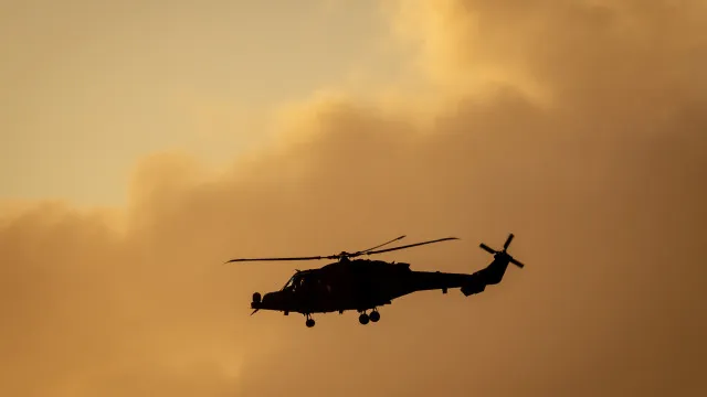 Helicóptero Da Marinha Real Cai Em Devon helicoptero-da-marinha-real-cai-em-devon