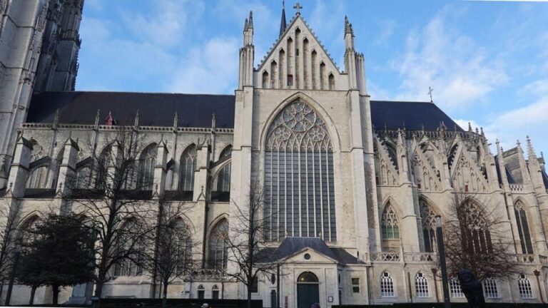 Igreja medieval perdida pode ter sido encontrada sob famosa catedral da Bélgica igreja-medieval-perdida-pode-ter-sido-encontrada-sob-famosa-catedral-da-belgica