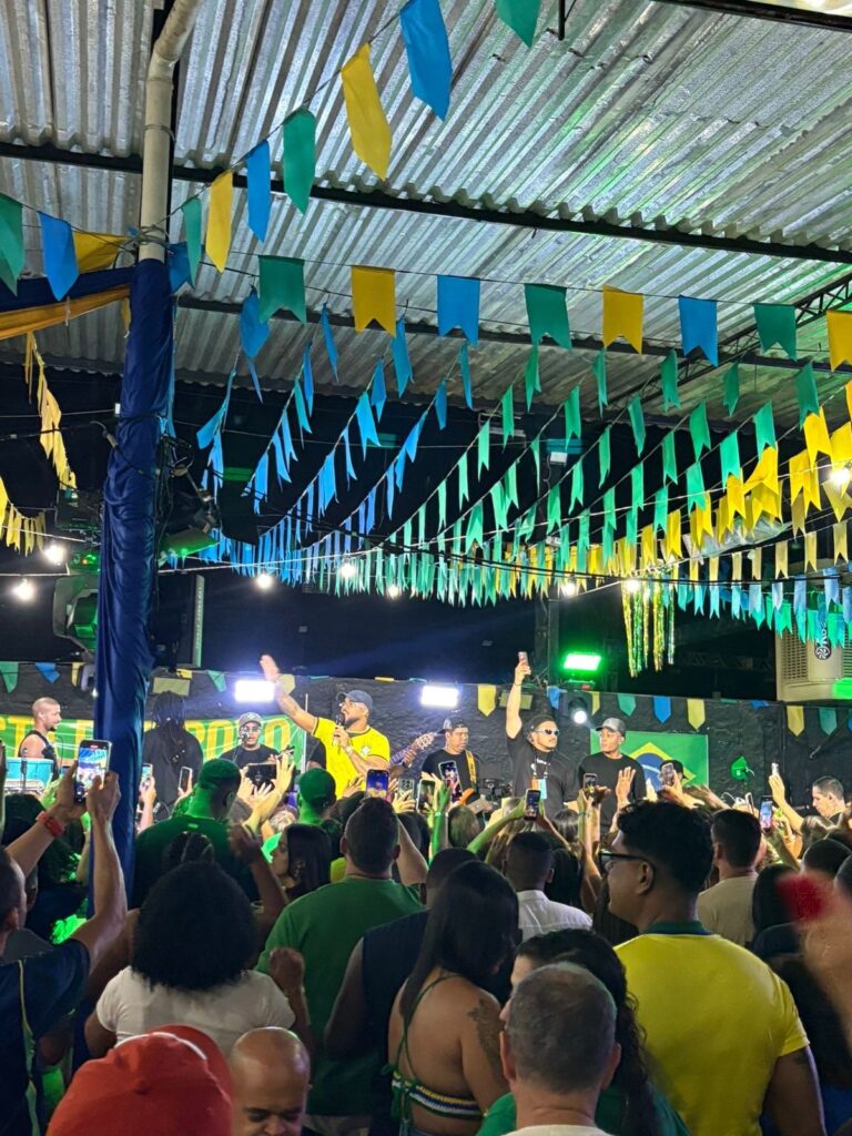 oxe-e-samba-movimentou-a-economia-da-cidade-e-levou-gente-bonita-para-a-festa-pre-copa