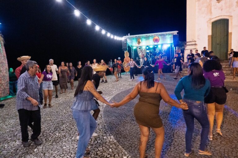 Encontro Forrozeiro estreia com sucesso e reforça tradição cultural em Cairu encontro-forrozeiro-estreia-com-sucesso-e-reforca-tradicao-cultural-em-cairu