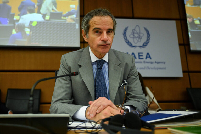 agencia-da-onu-exige-inspecao-do-programa-nuclear-do-ira,-que-protesta