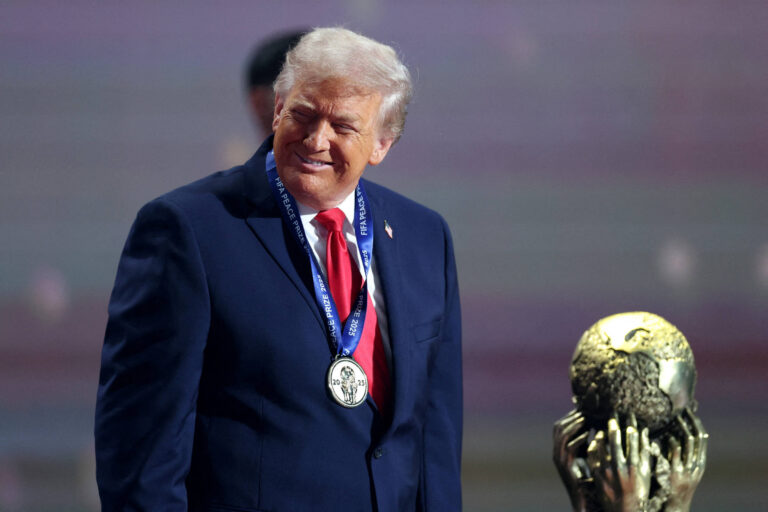 trump-nao-deve-comparecer-a-estreia-dos-eua-na-copa-do-mundo,-diz-jornal