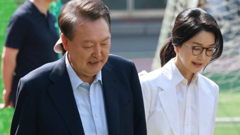 ex-presidente-sul-coreano-e-condenado-por-enviar-drones-a-coreia-do-norte