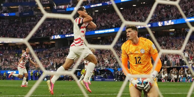 EUA estreia na Copa do Mundo com goleada sobre o Paraguai: 41 eua-estreia-na-copa-do-mundo-com-goleada-sobre-o-paraguai:-41